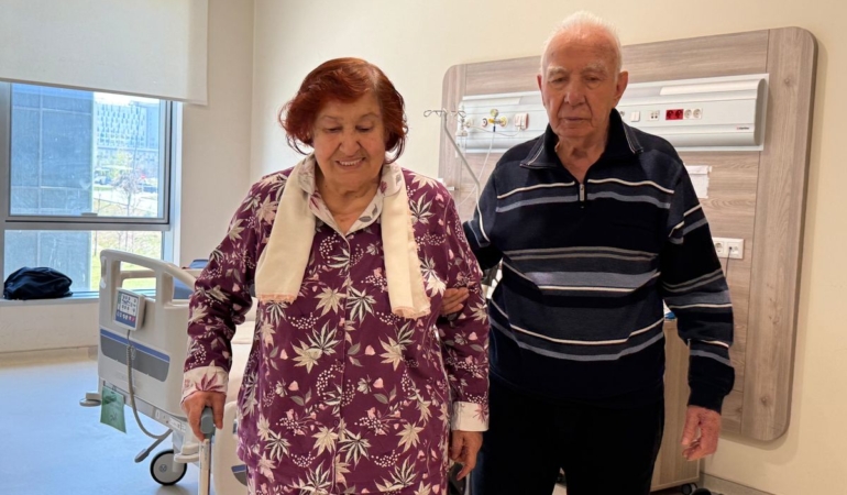 inme-geciren-82-yasindaki-ogretmen-robotik-rehabilitasyonla-yeniden-yurumeye-basladi-8su2Gtl5.jpg